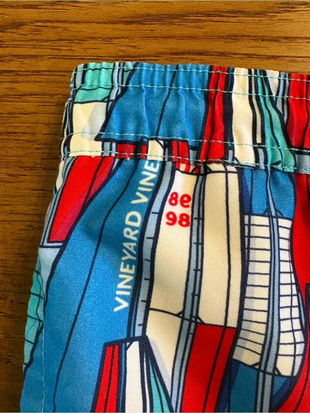 Vineyard Vines Sailboat USA Print Swim Trunks L